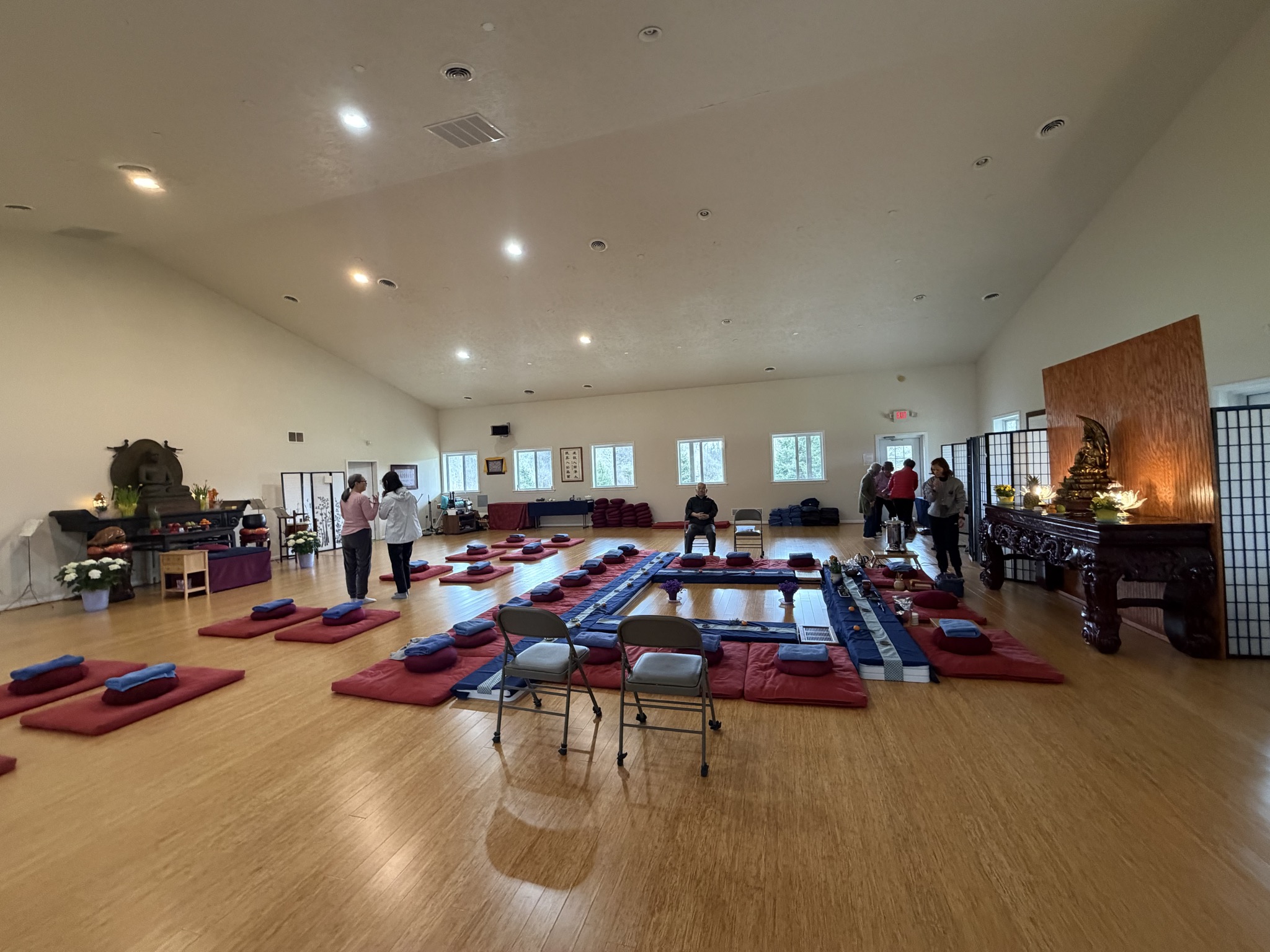 禪堂 Meditation Hall set up for retreat